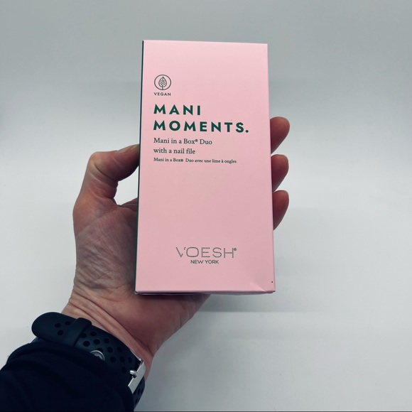 NWT Voesh Mani Moments - Mani In A Box DUO With Nail File - Picture 3 of 9